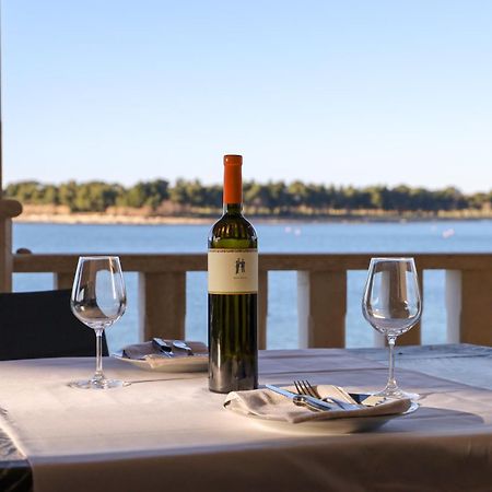 City Center Coastal Escape - Apartments With Sea View Or Cozy Room Novigrad Istria Esterno foto