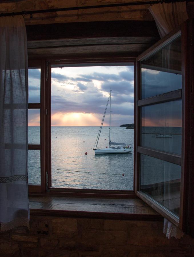 City Center Coastal Escape - Apartments With Sea View Or Cozy Room Novigrad Istria Esterno foto