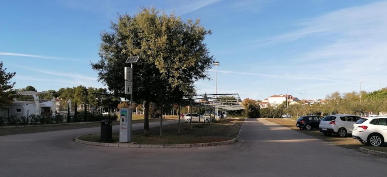 City Center Coastal Escape - Apartments With Sea View Or Cozy Room Novigrad Istria Esterno foto