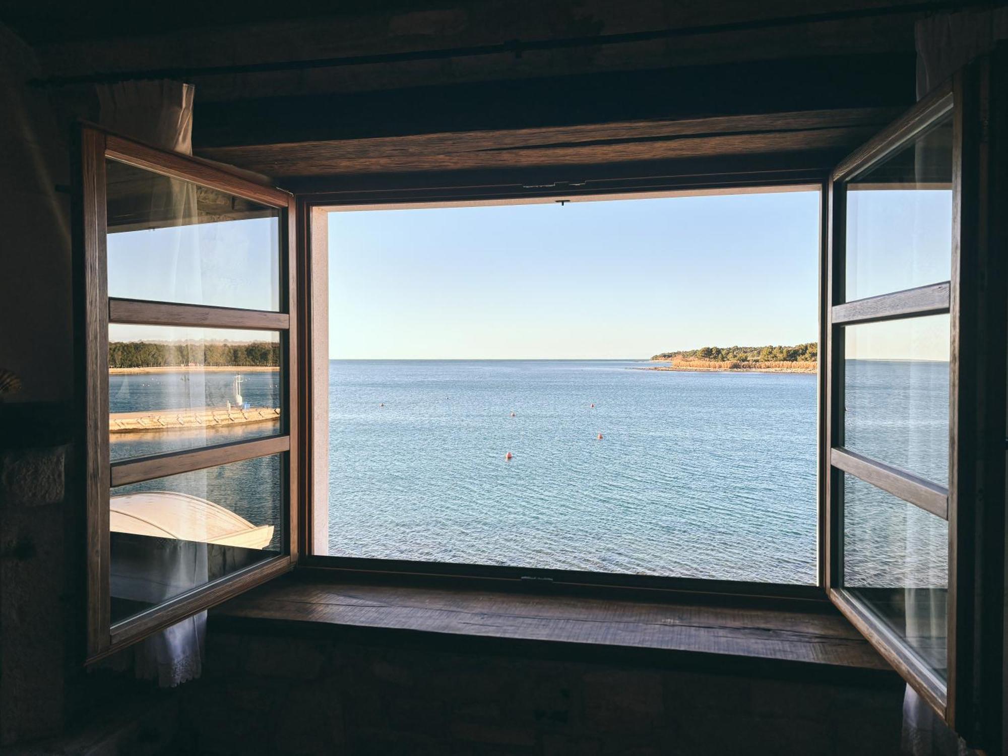 City Center Coastal Escape - Apartments With Sea View Or Cozy Room Novigrad Istria Esterno foto