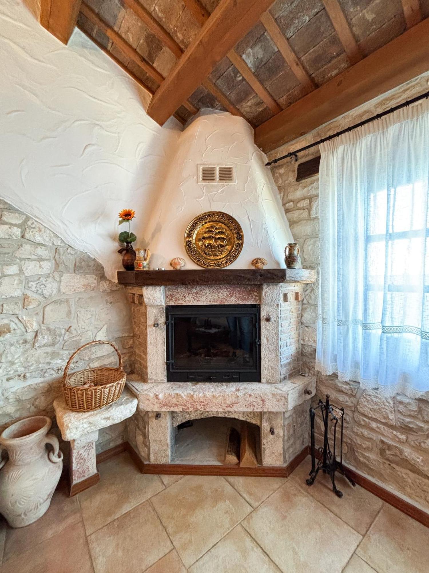 City Center Coastal Escape - Apartments With Sea View Or Cozy Room Novigrad Istria Esterno foto