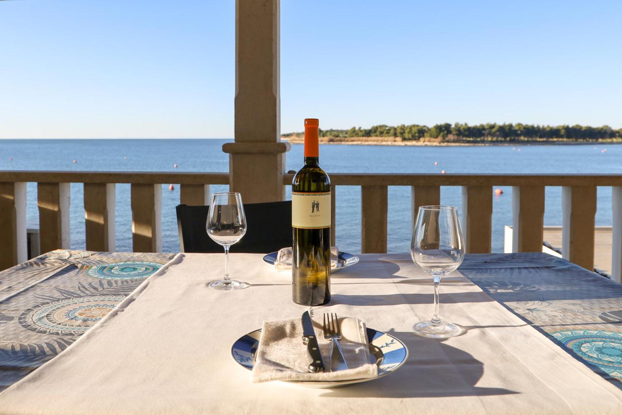 City Center Coastal Escape - Apartments With Sea View Or Cozy Room Novigrad Istria Esterno foto
