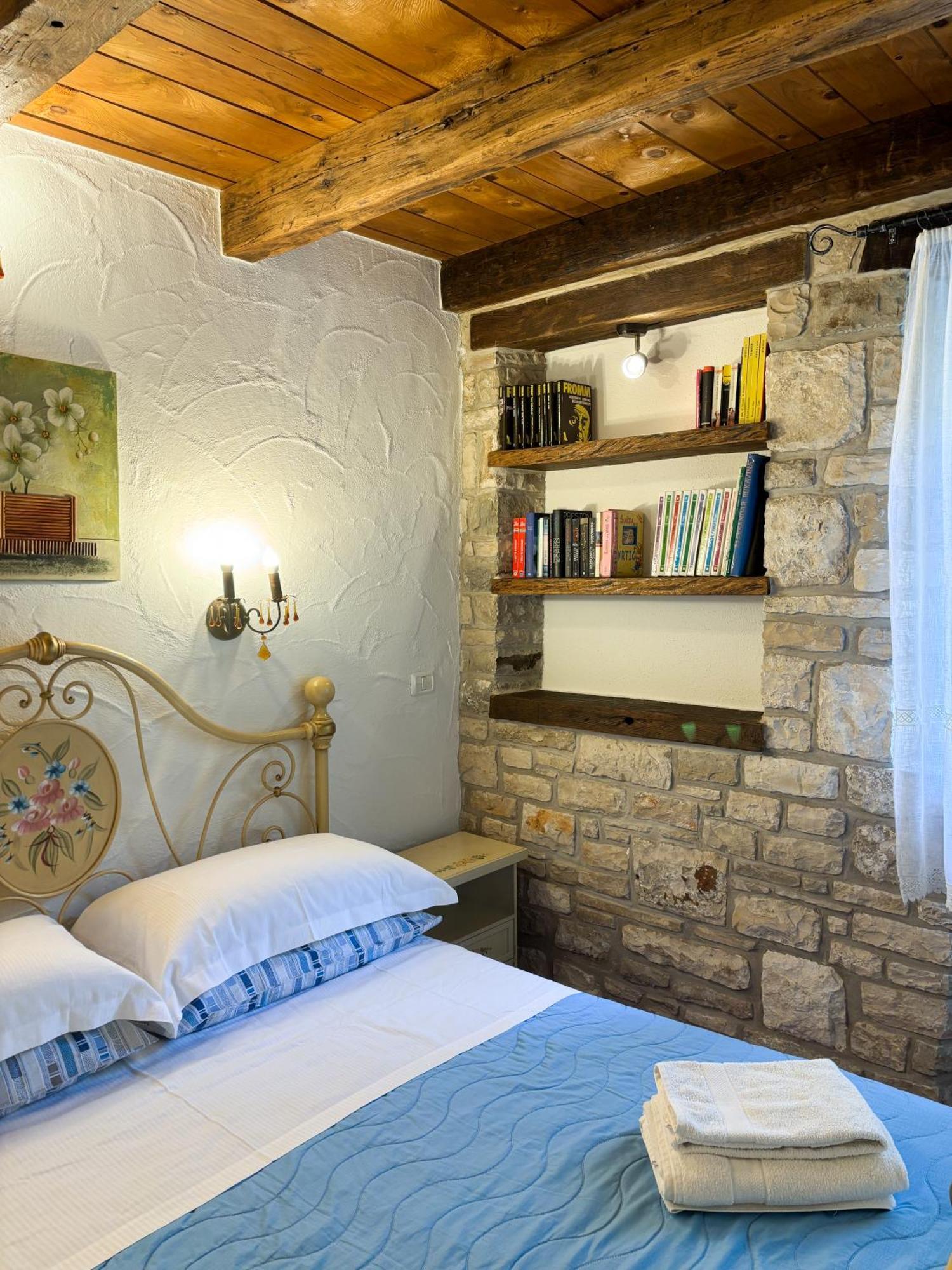 City Center Coastal Escape - Apartments With Sea View Or Cozy Room Novigrad Istria Esterno foto