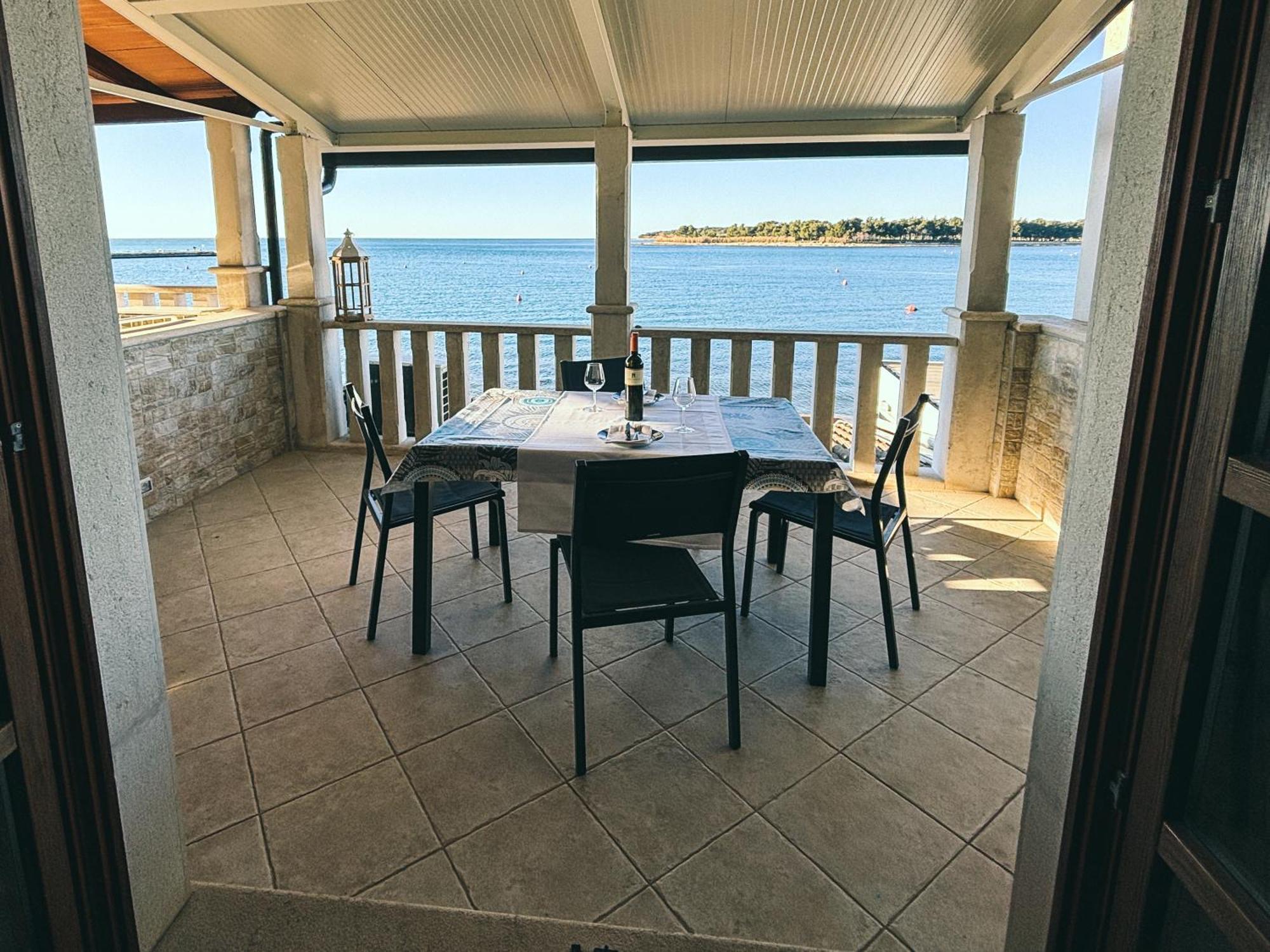 City Center Coastal Escape - Apartments With Sea View Or Cozy Room Novigrad Istria Esterno foto