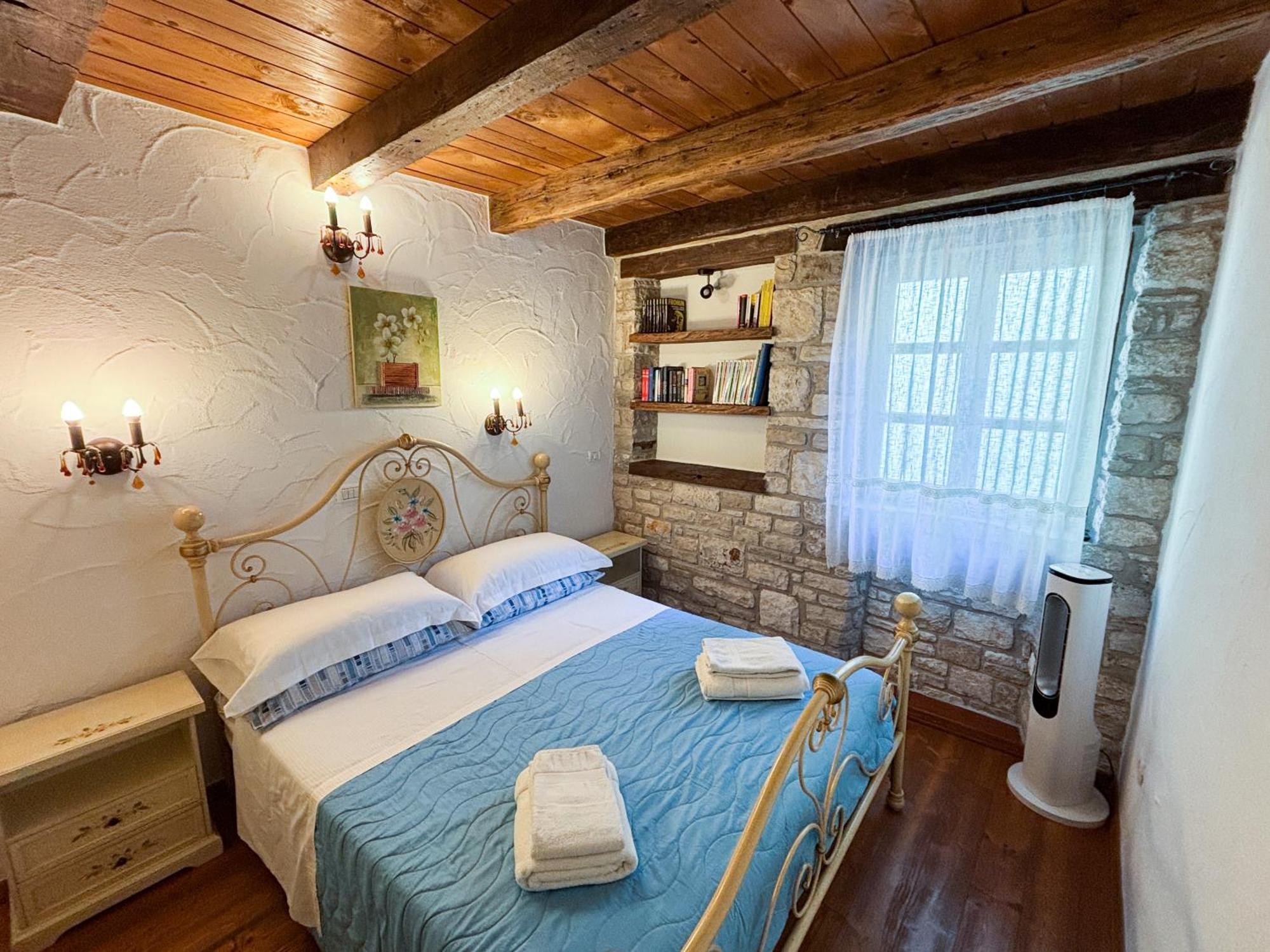 City Center Coastal Escape - Apartments With Sea View Or Cozy Room Novigrad Istria Esterno foto