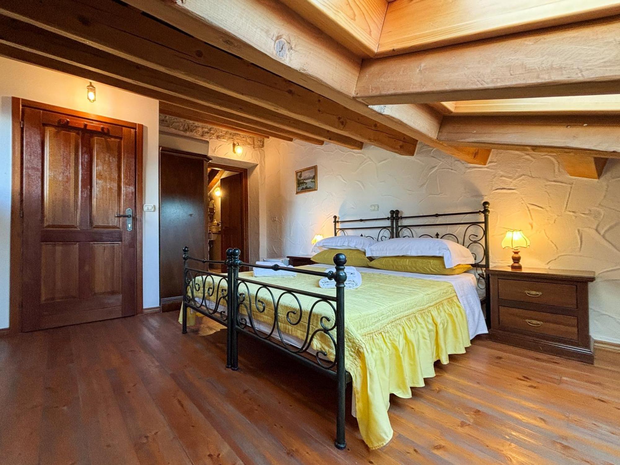 City Center Coastal Escape - Apartments With Sea View Or Cozy Room Novigrad Istria Esterno foto