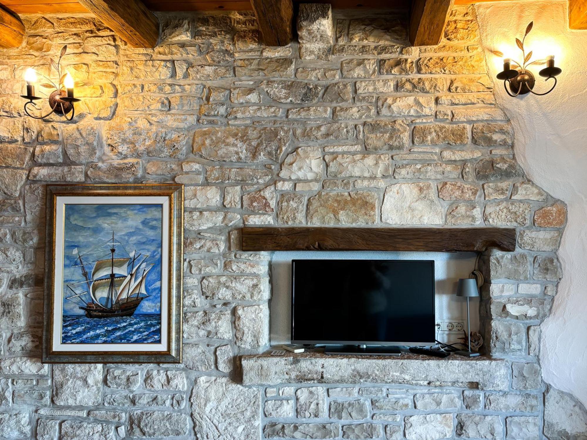 City Center Coastal Escape - Apartments With Sea View Or Cozy Room Novigrad Istria Esterno foto